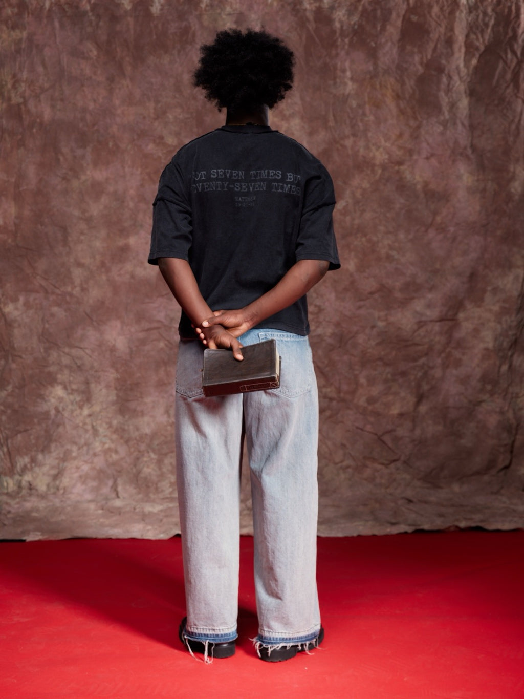 "SEVENTY SEVEN" CROPPED TEE
