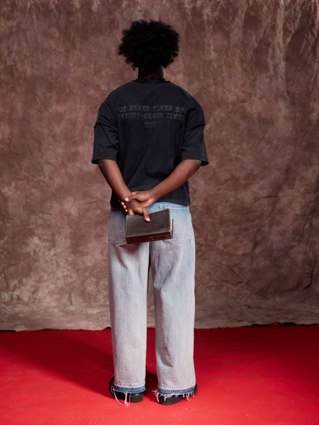 "SEVENTY SEVEN" CROPPED TEE