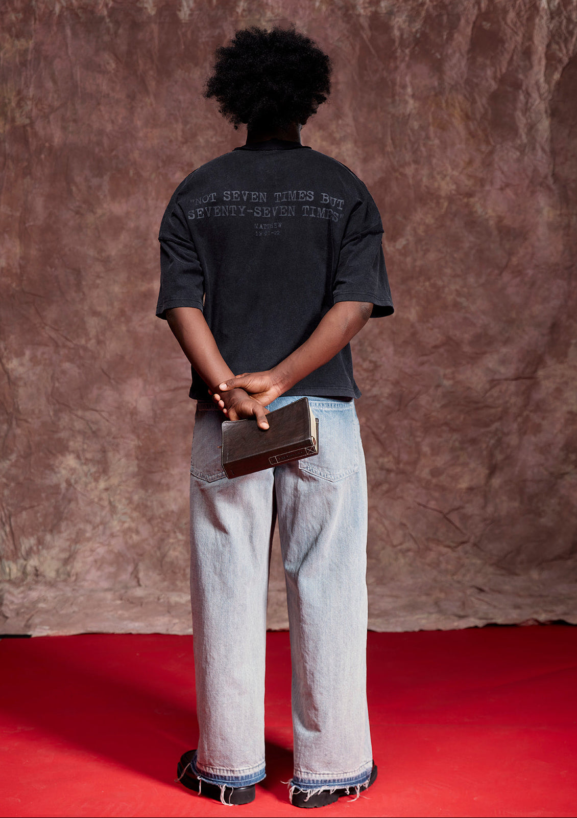 "SEVENTY SEVEN" CROPPED TEE